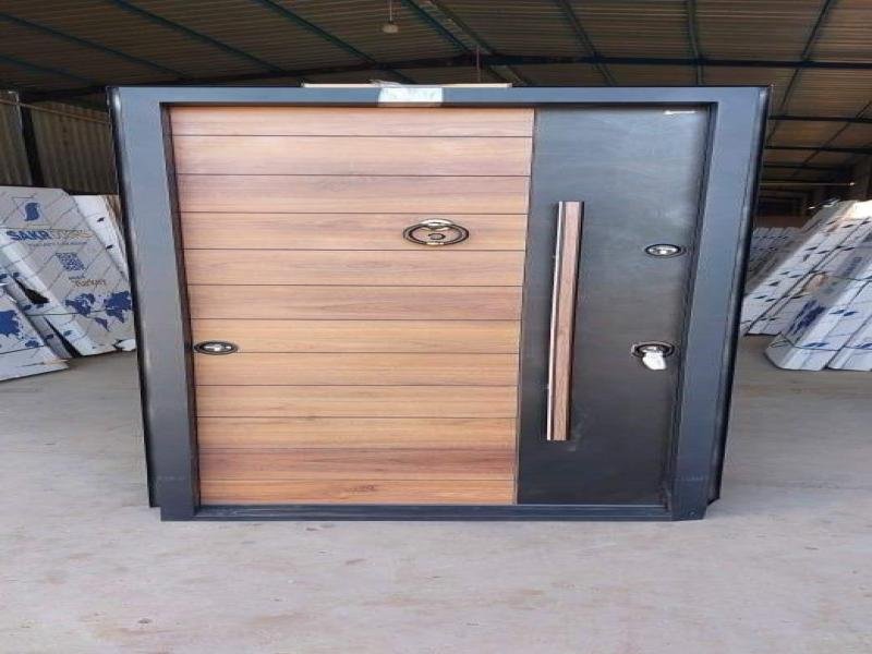 معلم تركيب أبواب ألمونيوم وخشب في الرياض | حداد الرياض